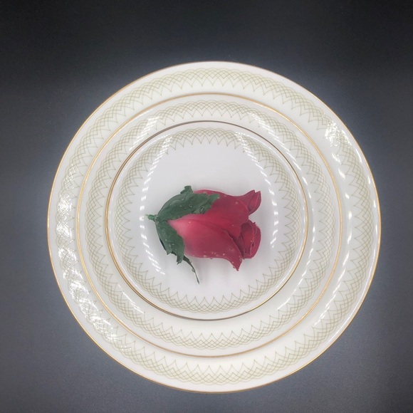 Royal Doulton Dining Pieces “Sweetheart Rose” Fine Bone China, Made in England - Picture 10 of 10